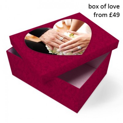 pink-box-wedding-picture