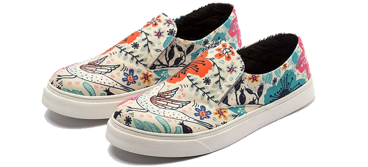 chuck taylor tennis shoes