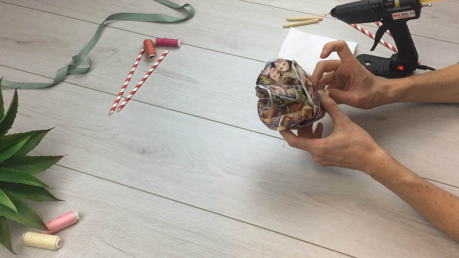 How to Make Fabric Roses Step by Step Sewing Projects Tutorial