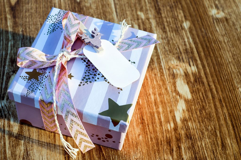 what to write on a christmas gift tag