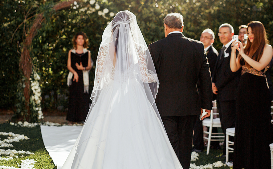 Gifts to give your daughter on her wedding day father with bride