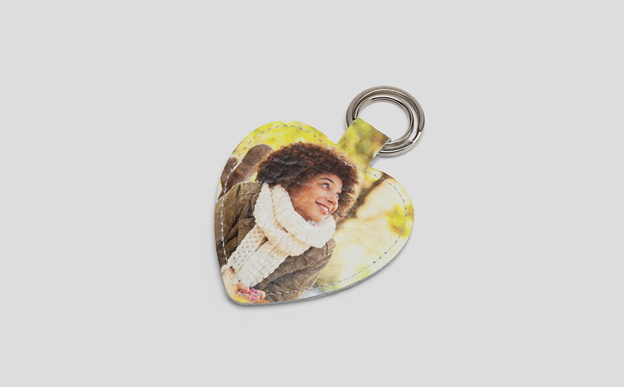 Gifts to give your daughter on her wedding day heart keyring